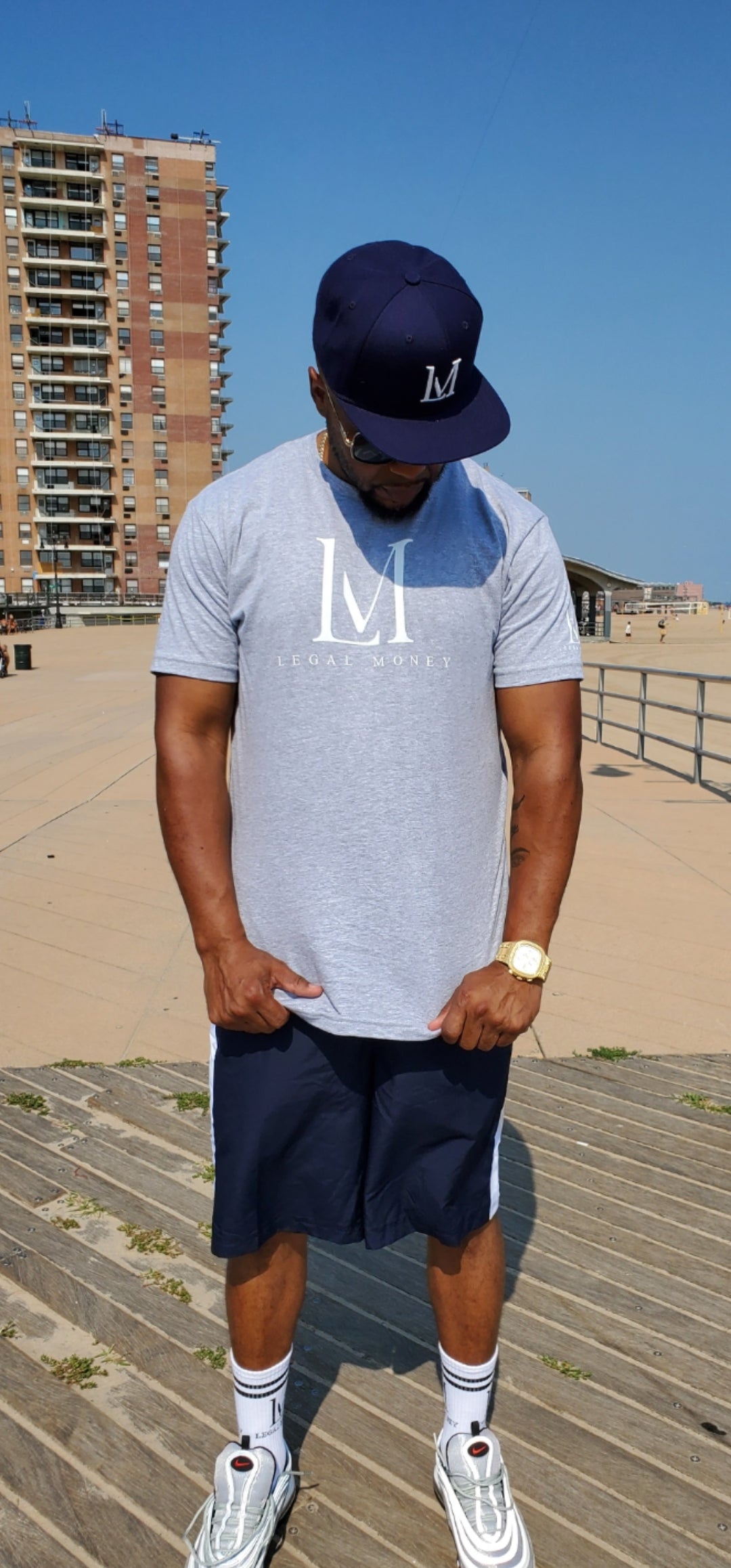 LM SIGNATURE TEE